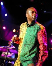 youssou--180x230.jpg (10916 octets)